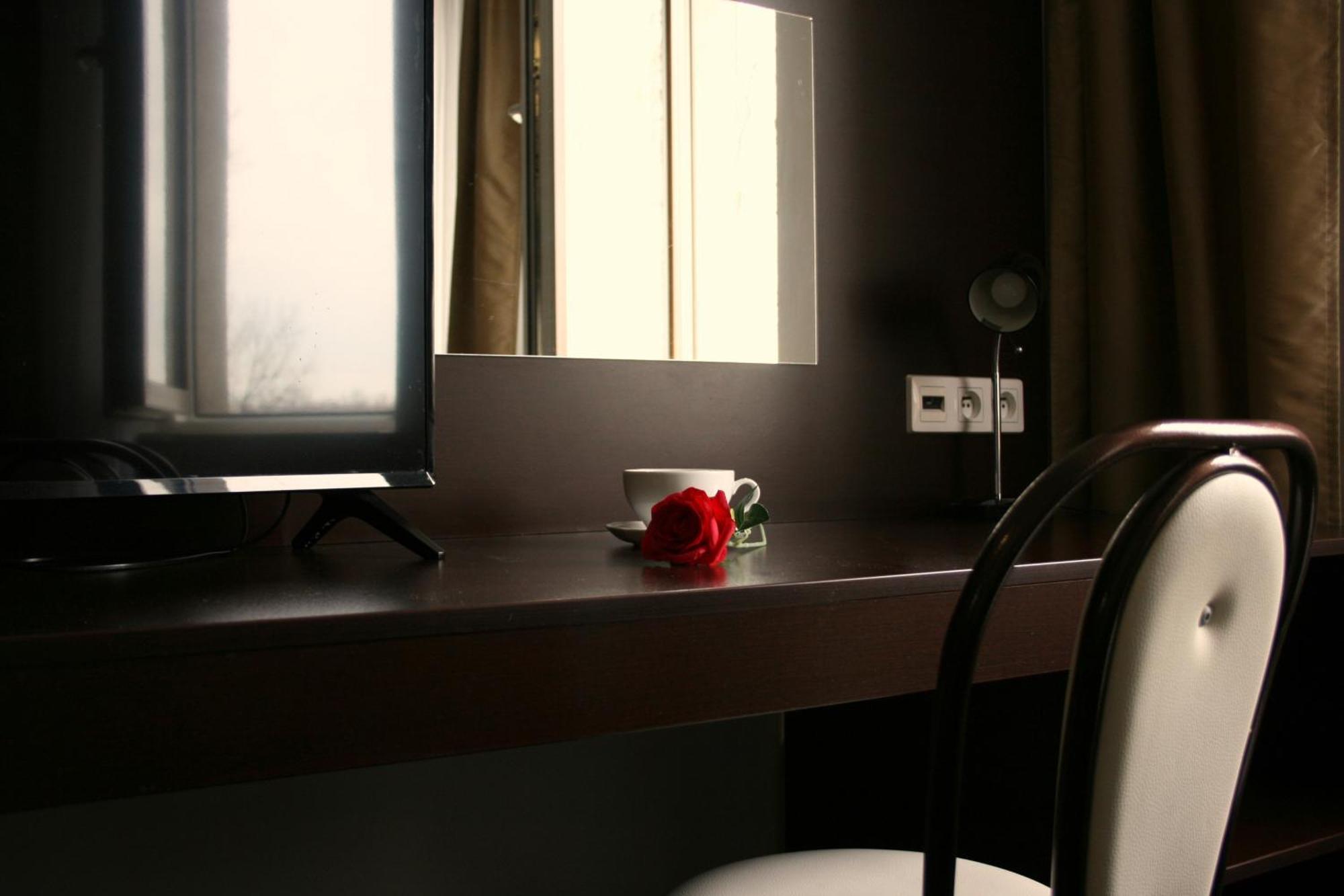 Hotel Junior 2 Krakow Bagian luar foto