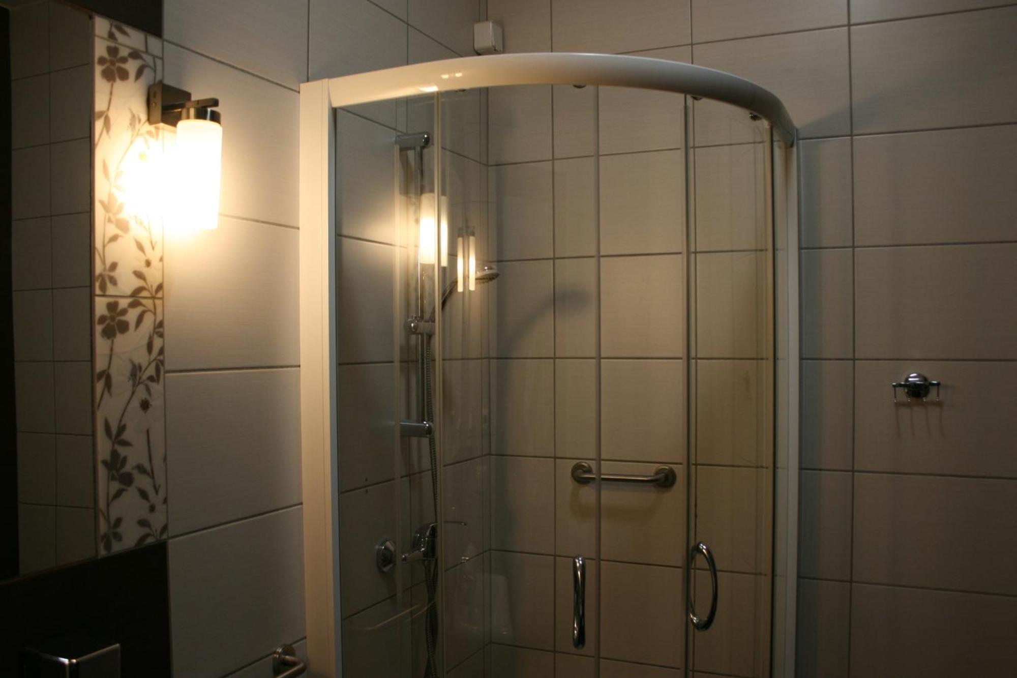 Hotel Junior 2 Krakow Bagian luar foto
