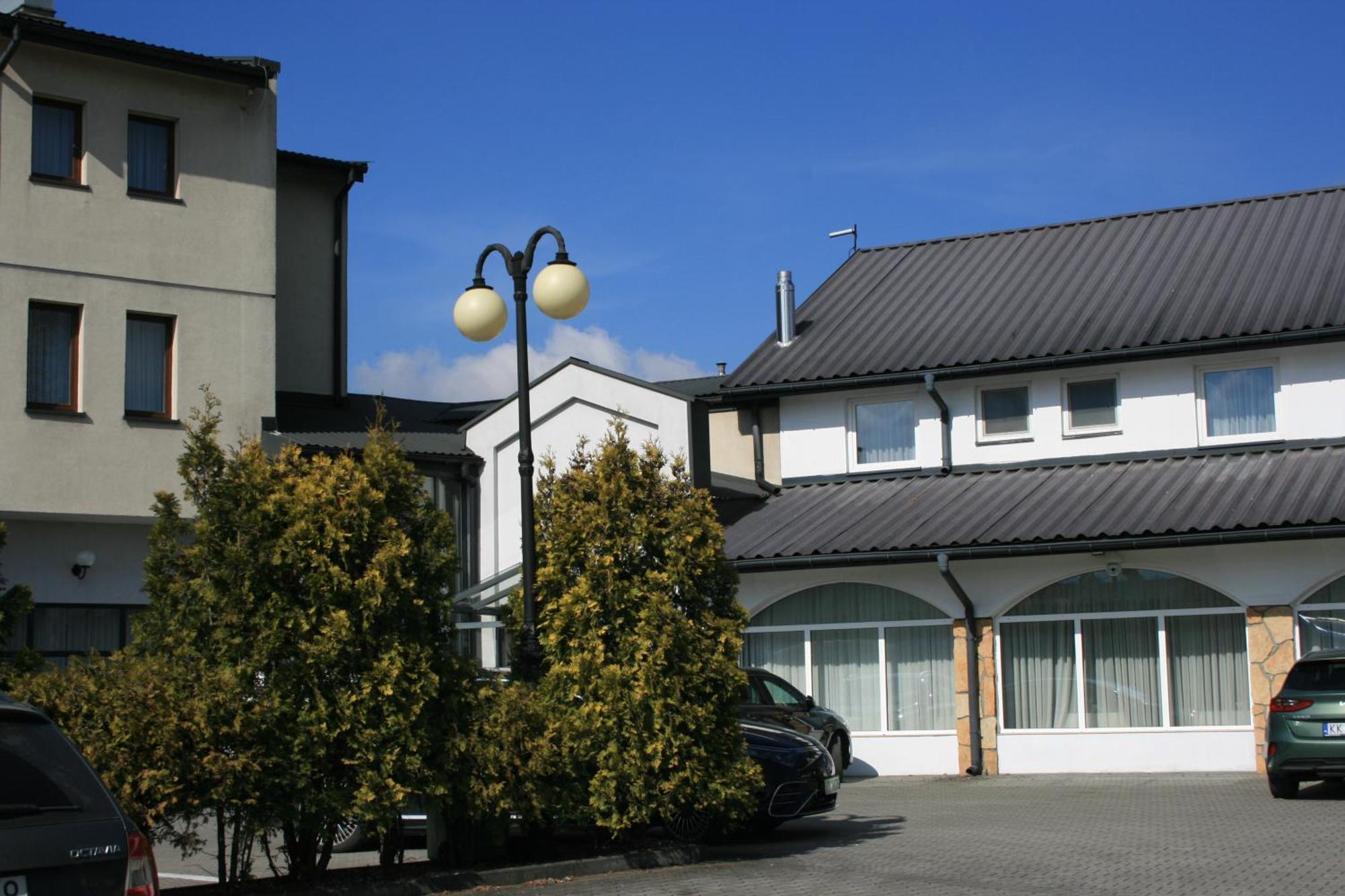 Hotel Junior 2 Krakow Bagian luar foto