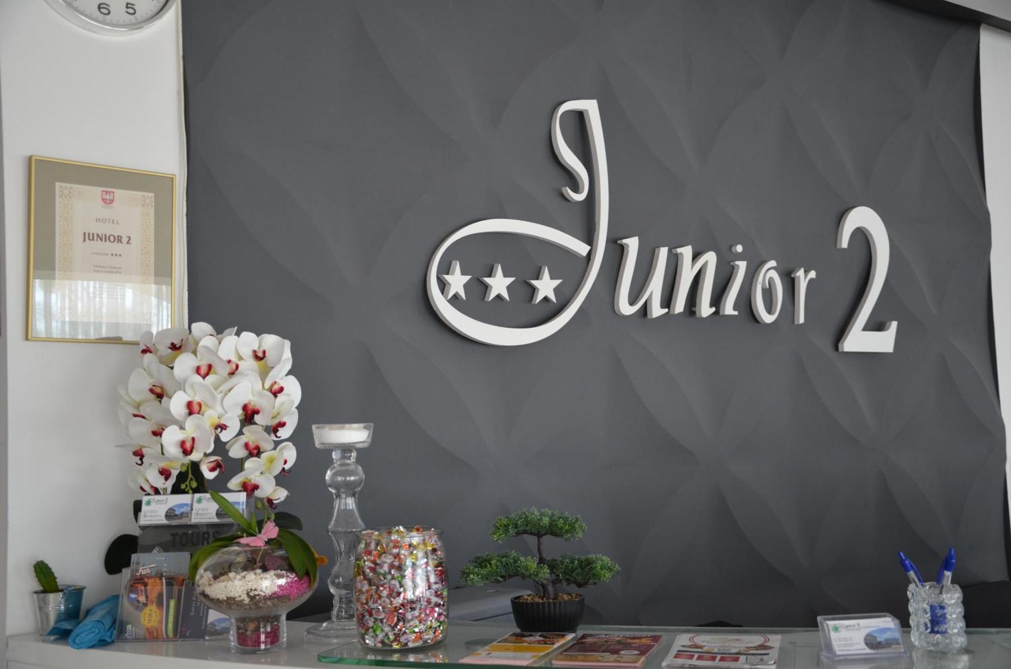 Hotel Junior 2 Krakow Bagian luar foto